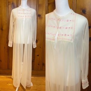 Vintage 60s Suzy Star Off White Chiffon Robe w/Lace and Pink Floral Appliqué